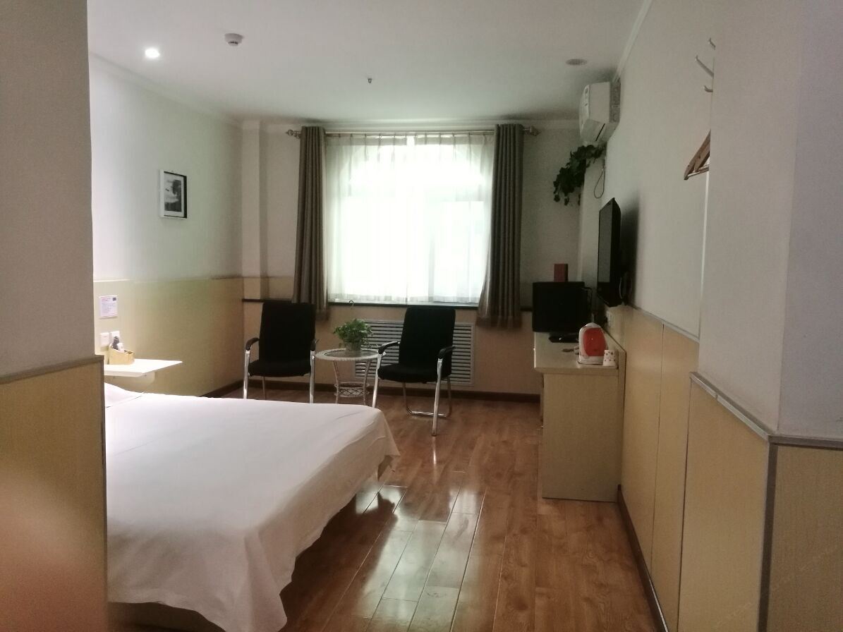 商务大床房