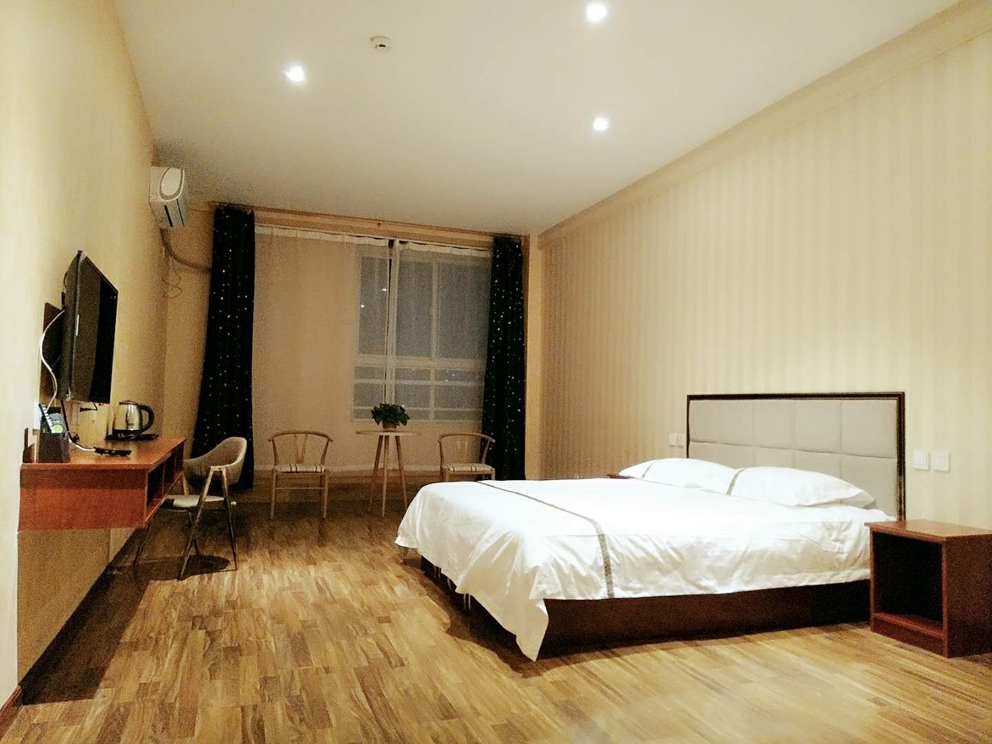 舒适大床房