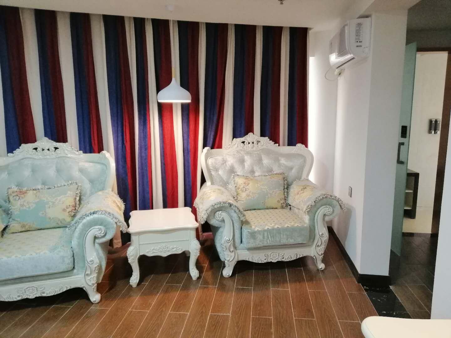 豪华大床房