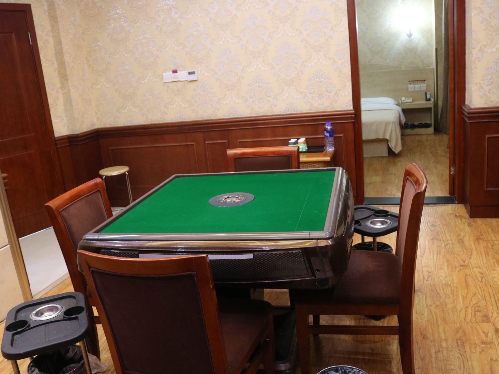棋牌套房