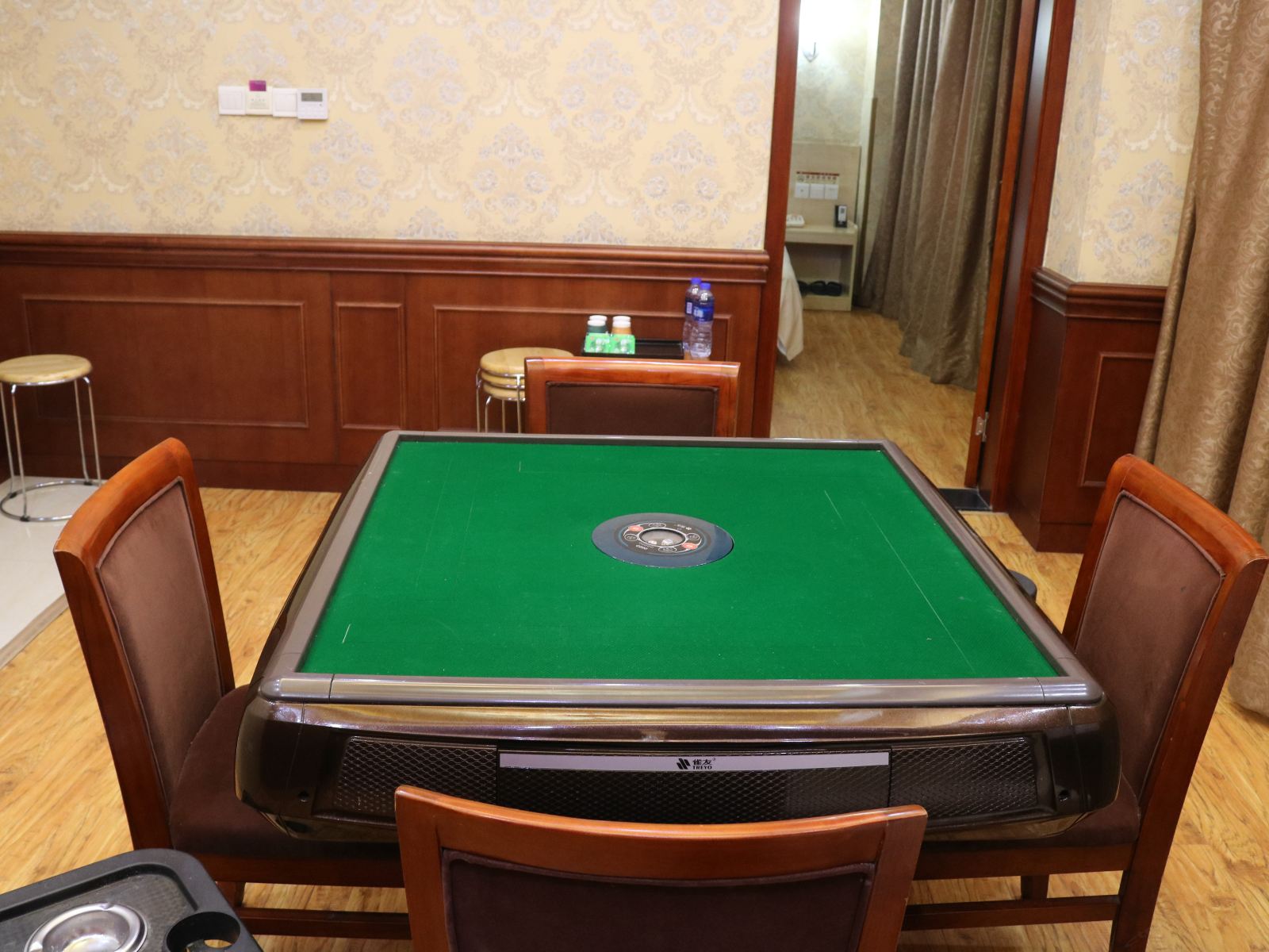 棋牌套房