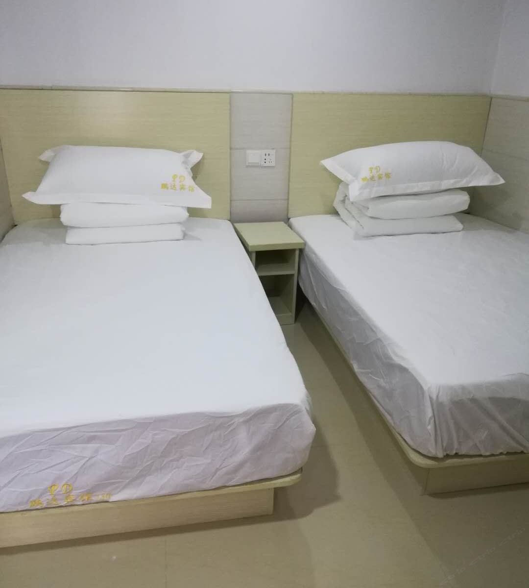 标准双床房