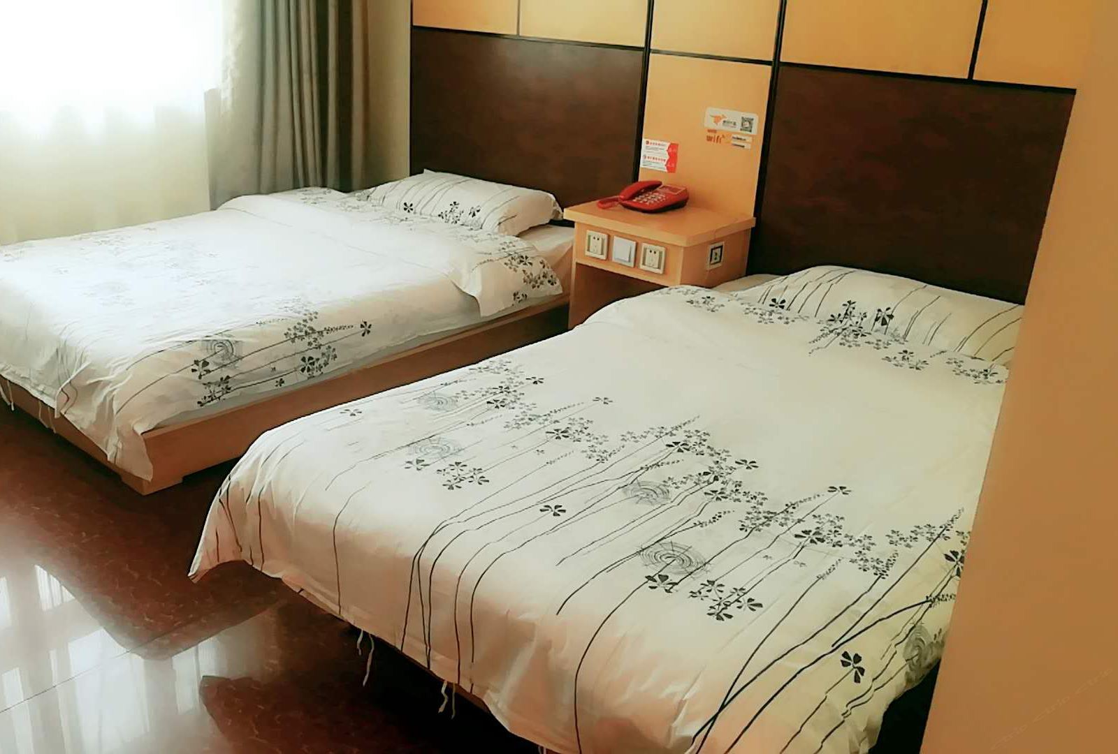 标准双床房