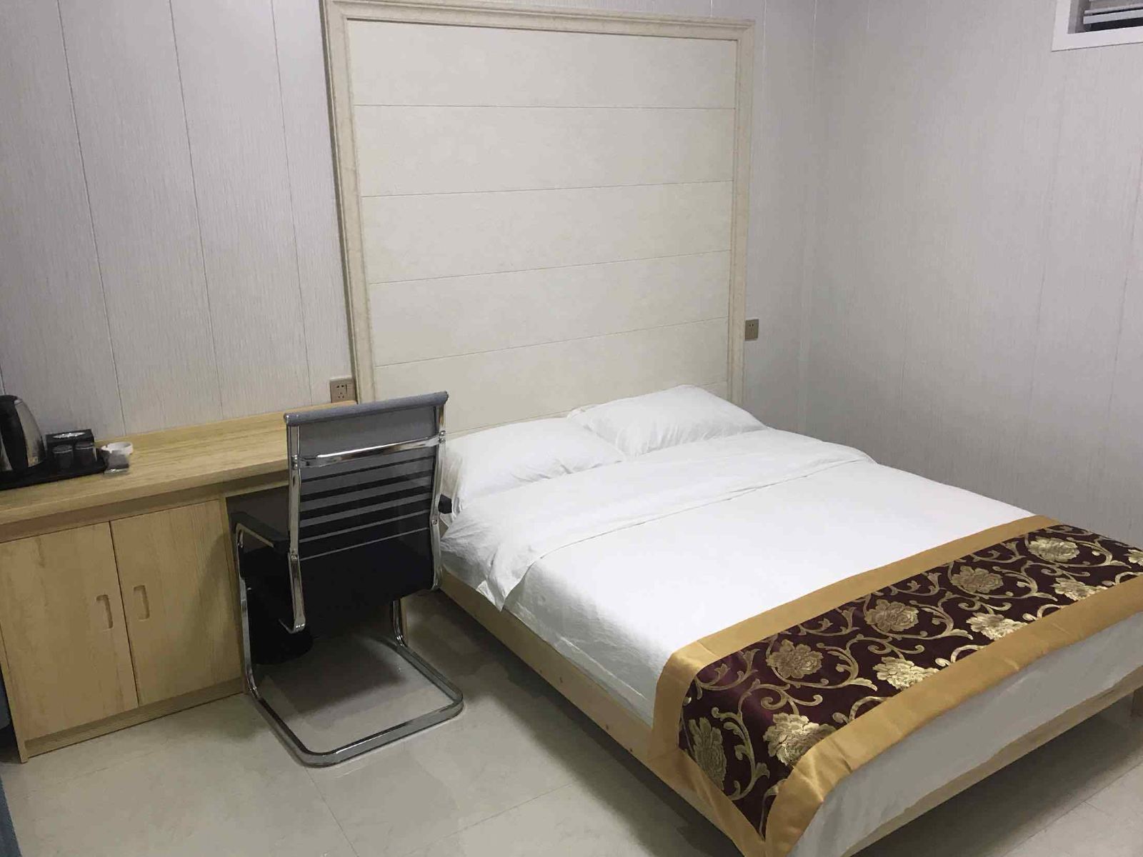 特价大床房(公共卫浴)