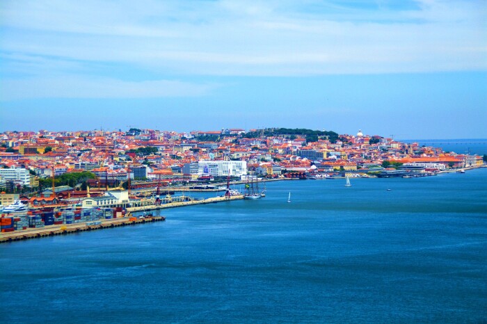 老夫妻去葡萄牙的里斯本旅游【途牛首发】。