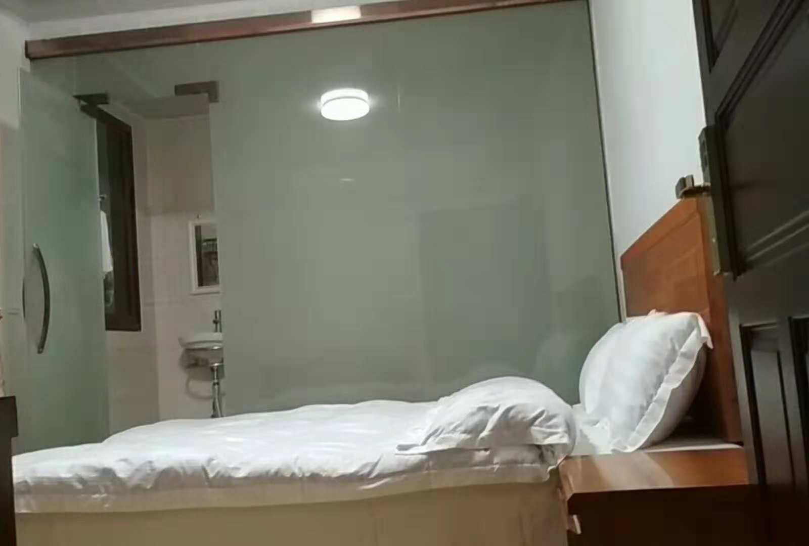 标准大床间