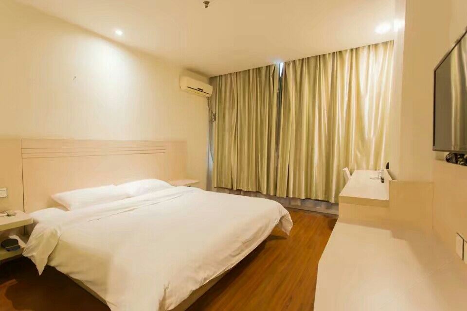 高级大床房