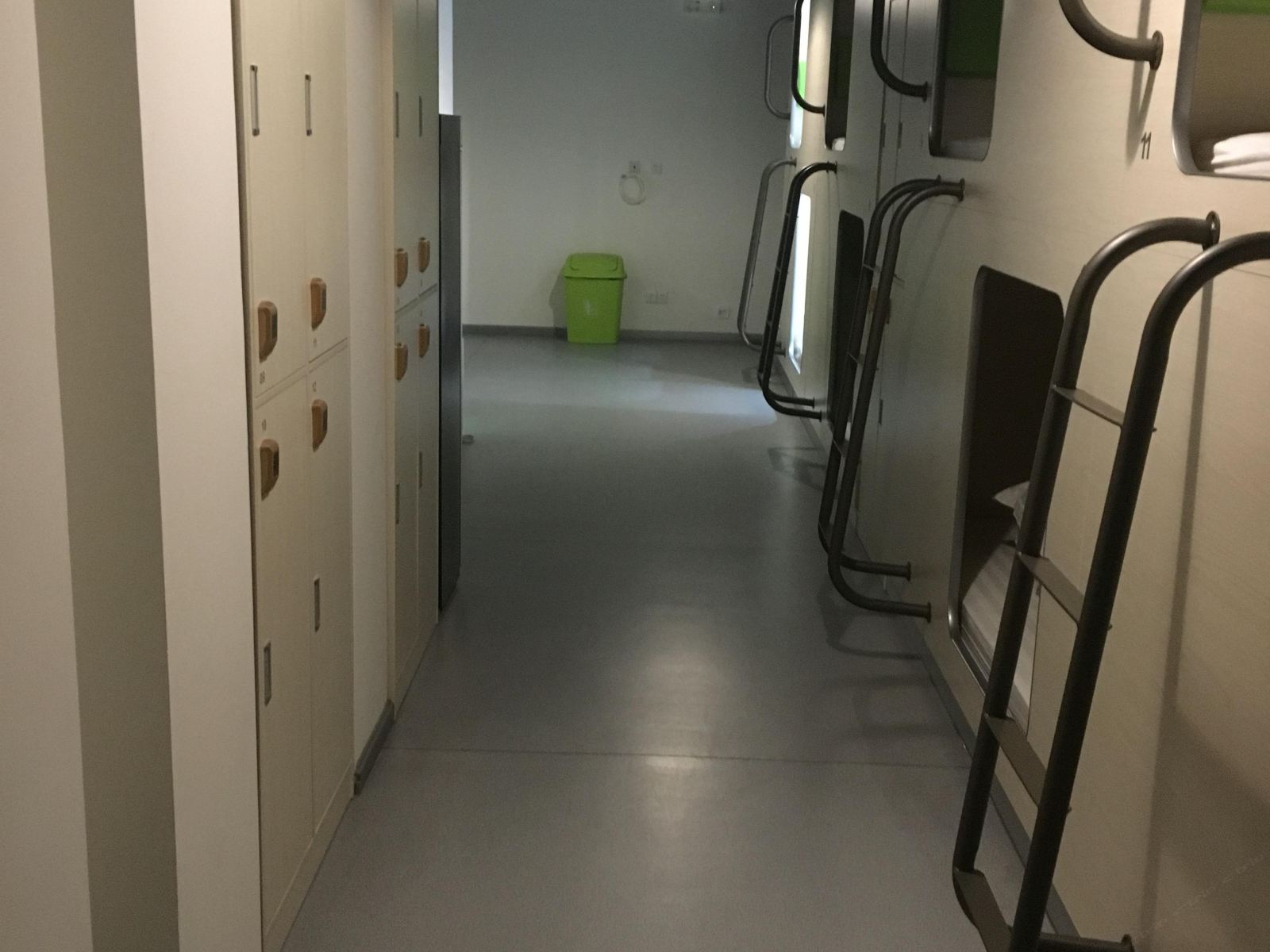 体验舱(床位)(公共卫浴)