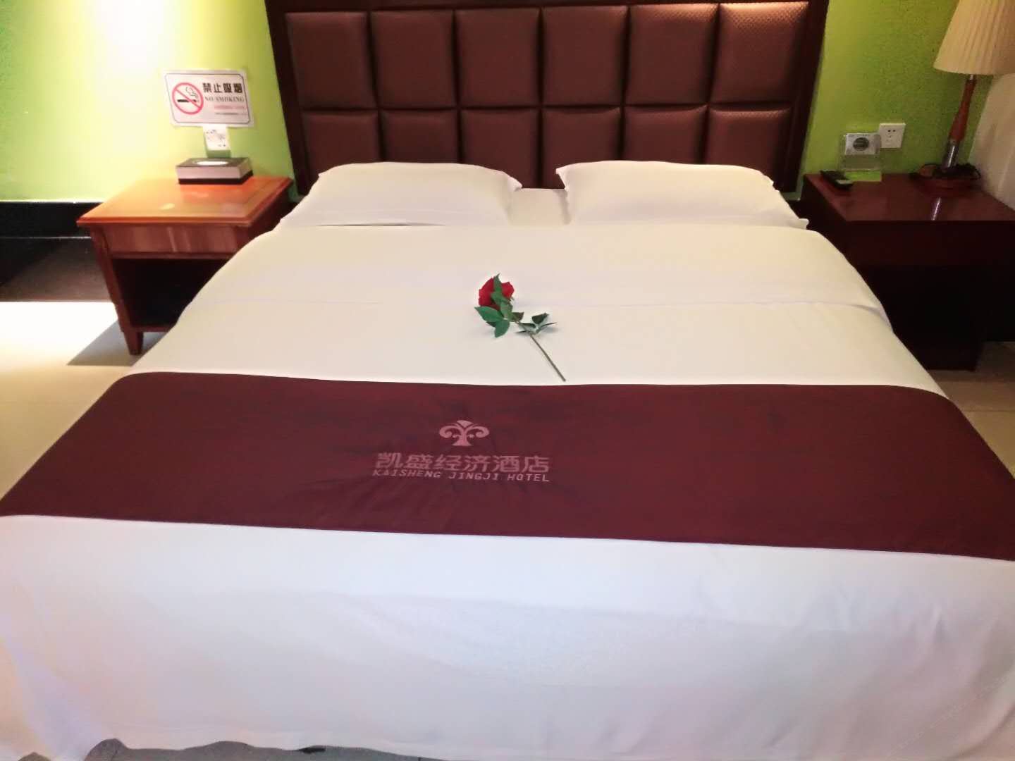 时尚大床房