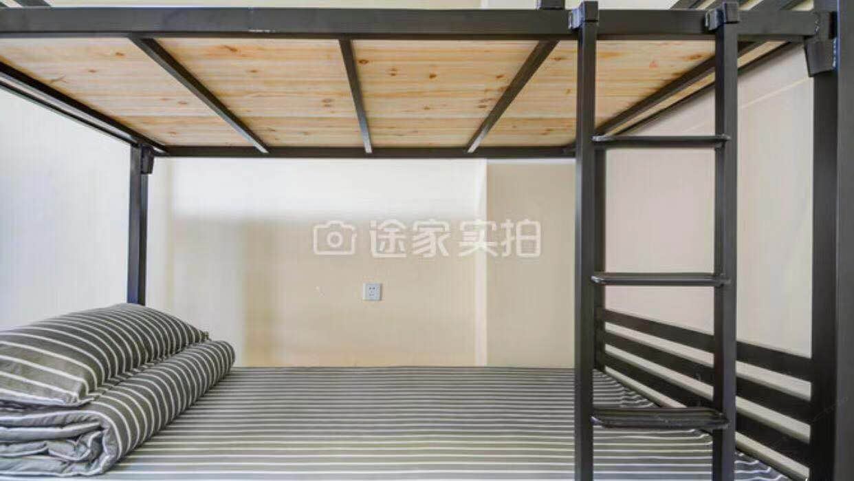 景致四人间(床位)(公共卫浴)