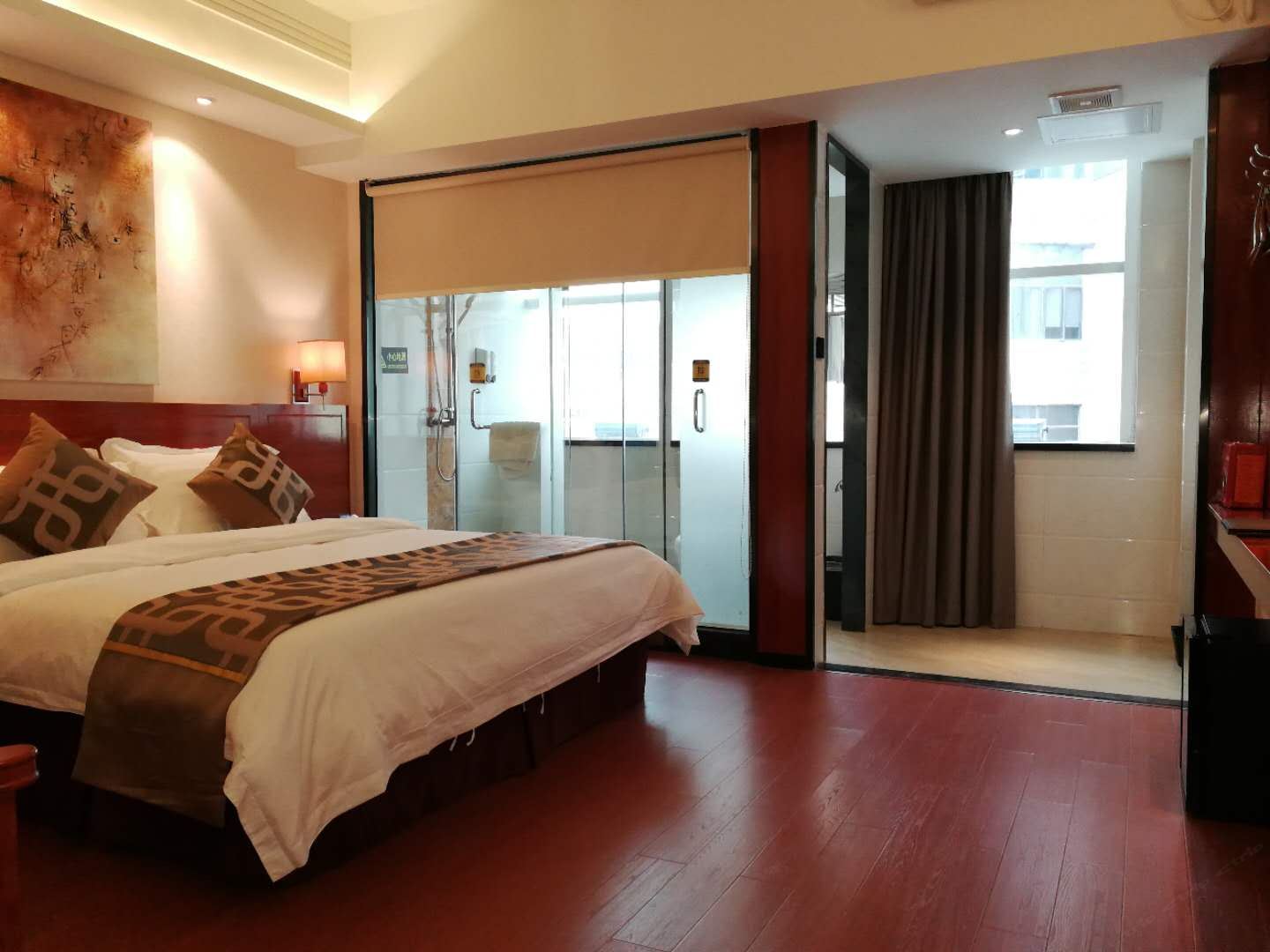 精品豪华大床房