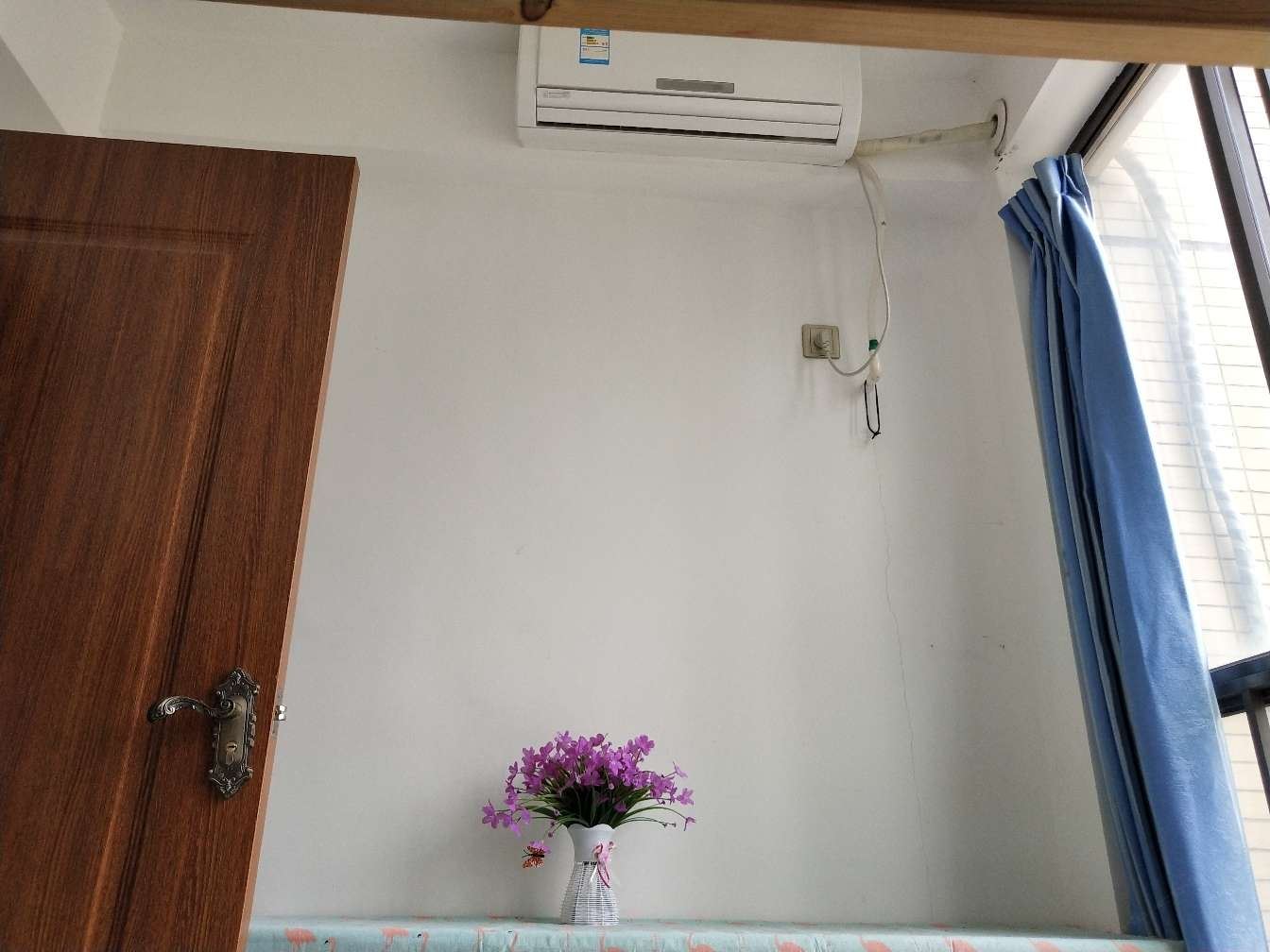 双人间(床位房)(公共卫浴)