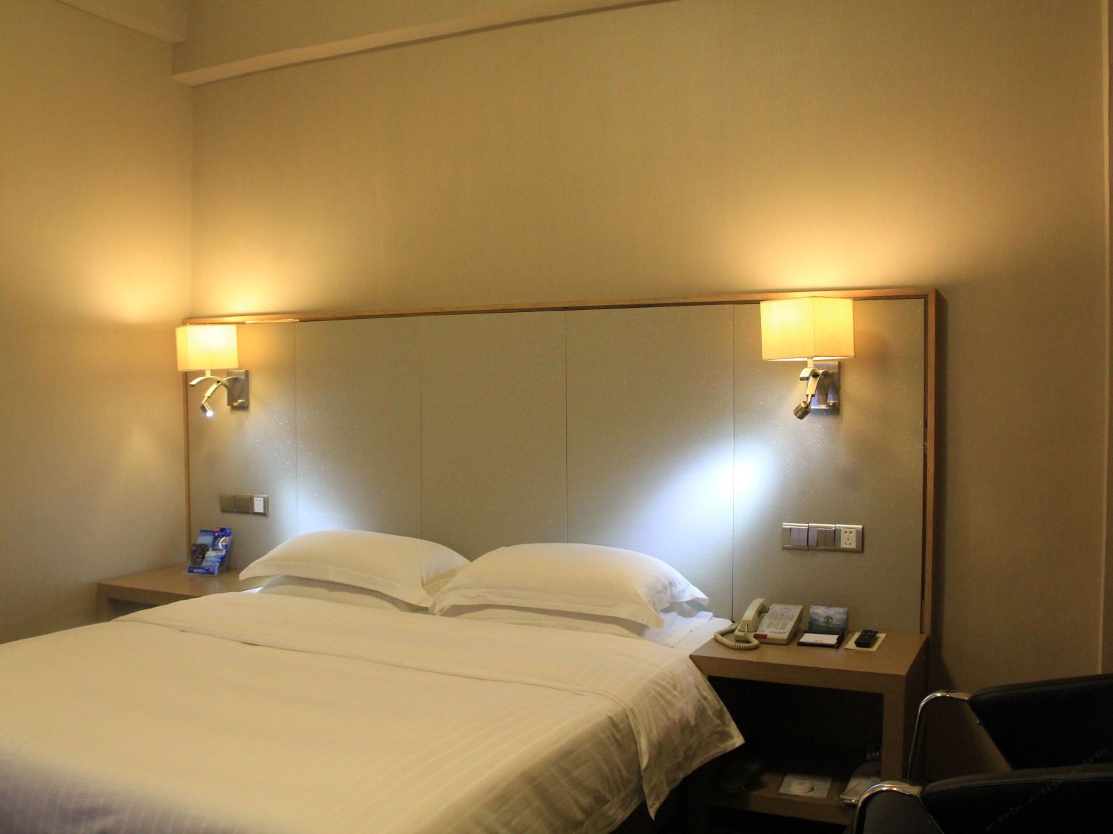 附楼豪华大床房(无窗)