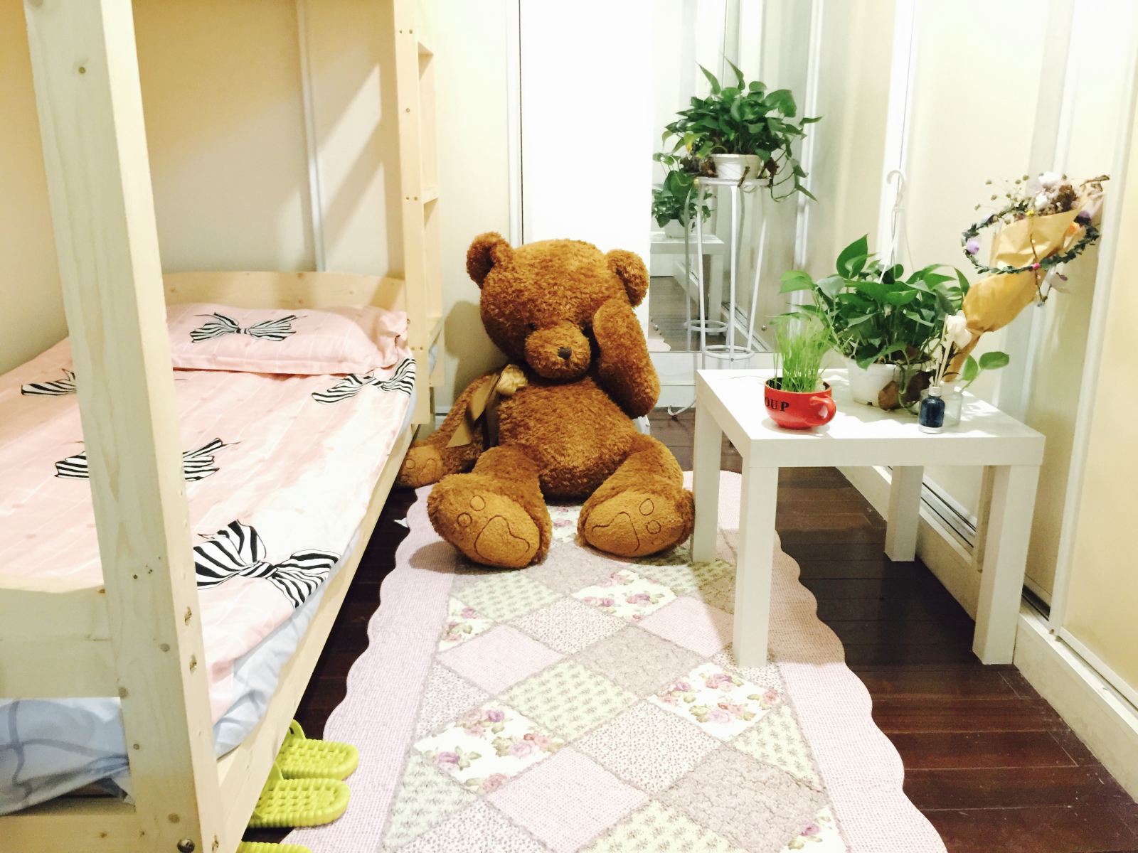 秘密花园女生双人房床位房