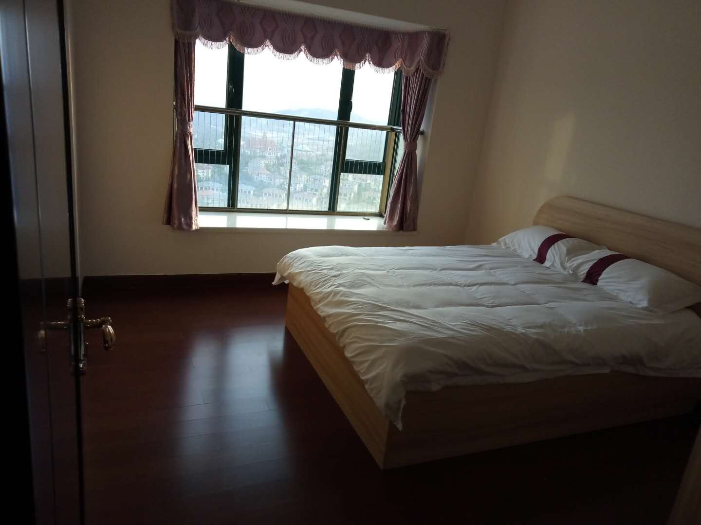 家庭三室房