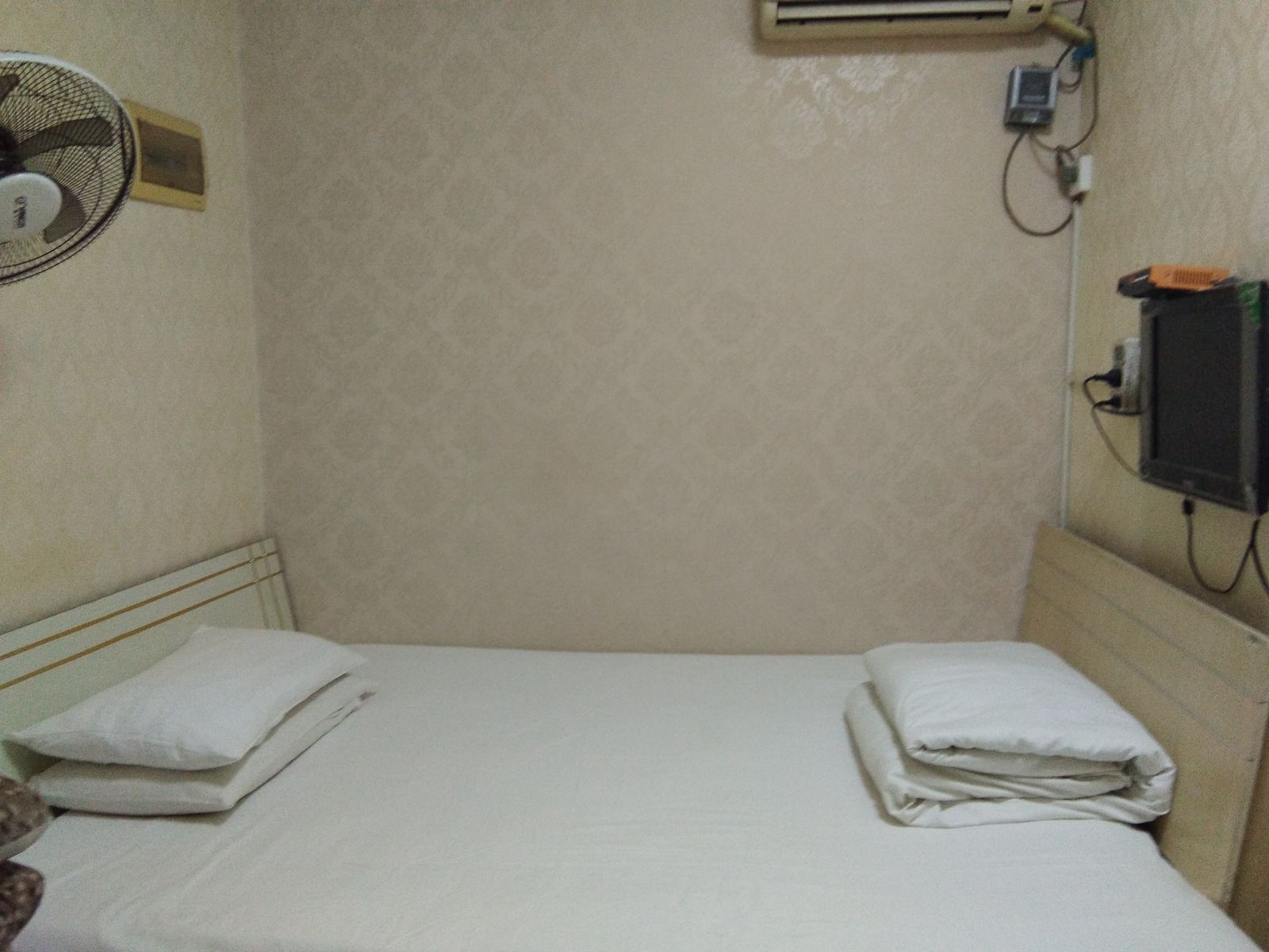 电脑大床房