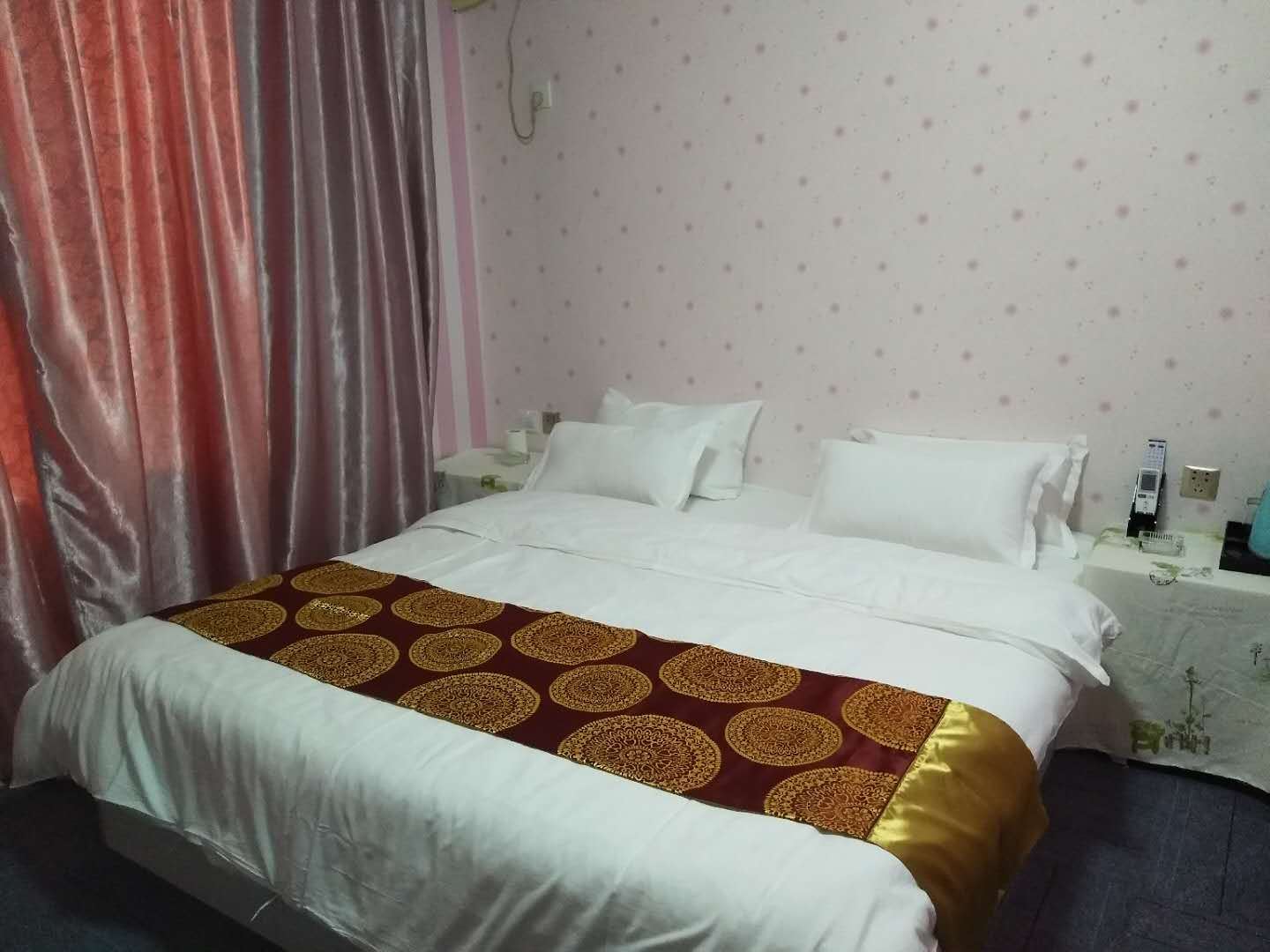 标准大床房