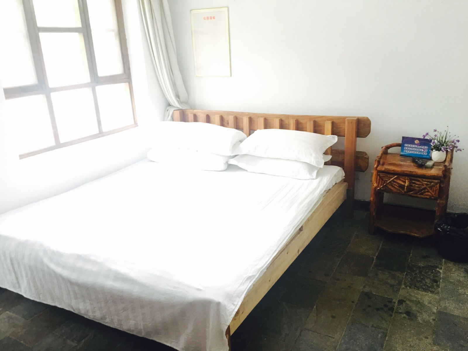 石屋大床房