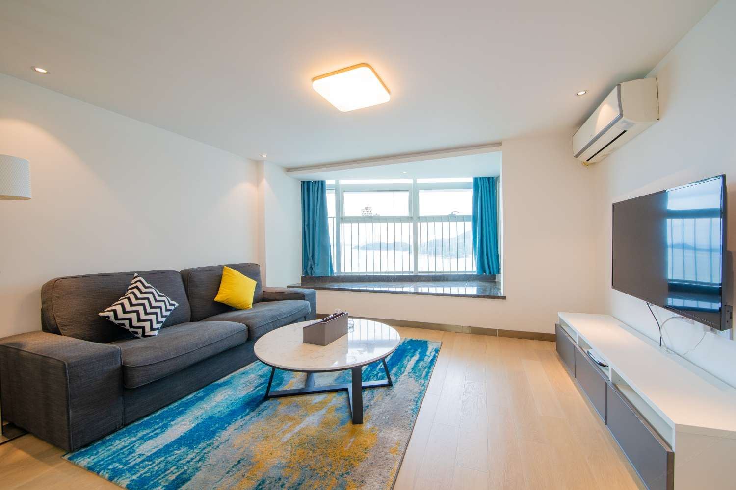 轻奢LOFT海景大床套房