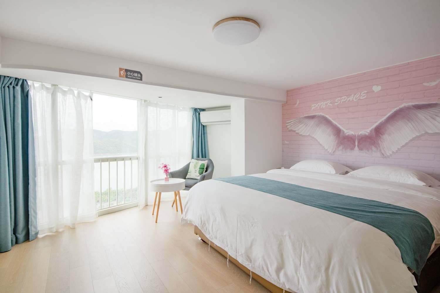 轻奢LOFT海景大床套房