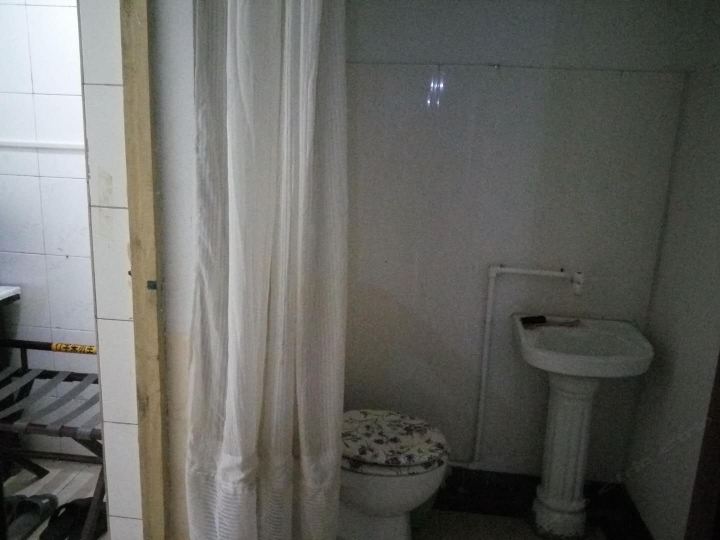 小普间