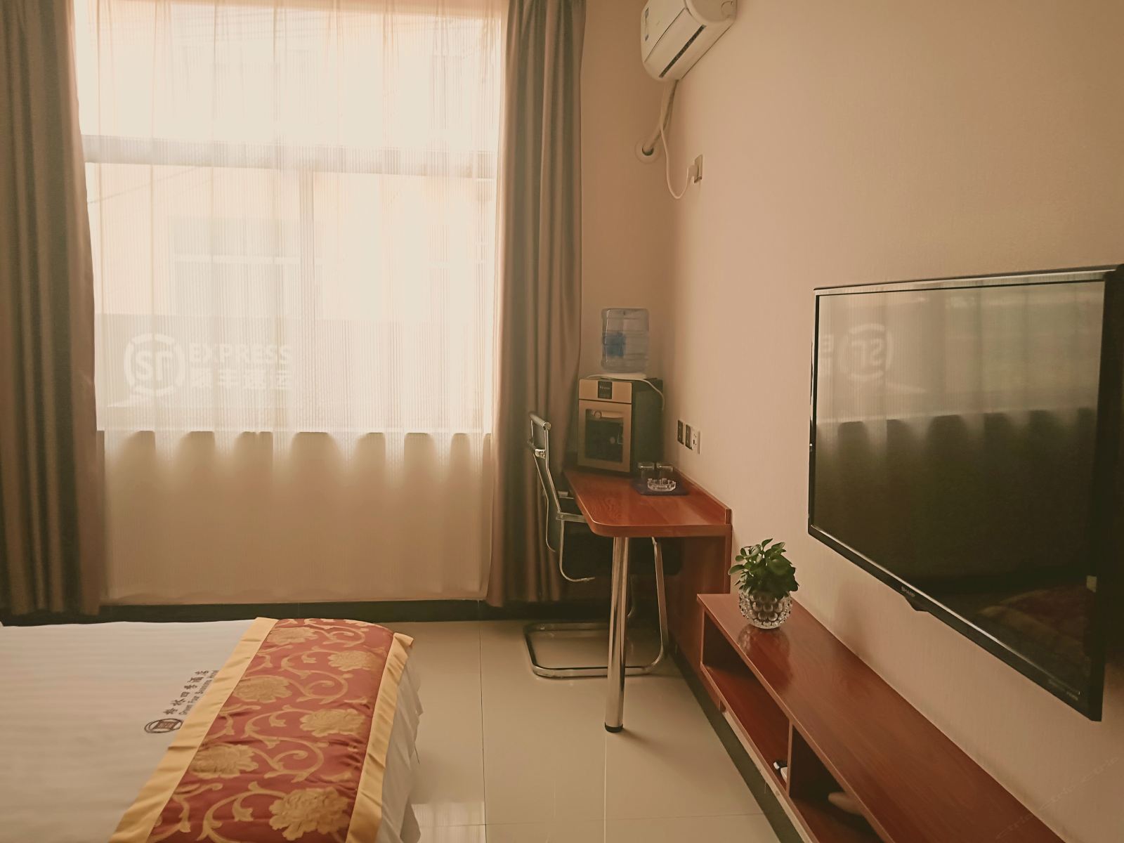 四季商务双床间