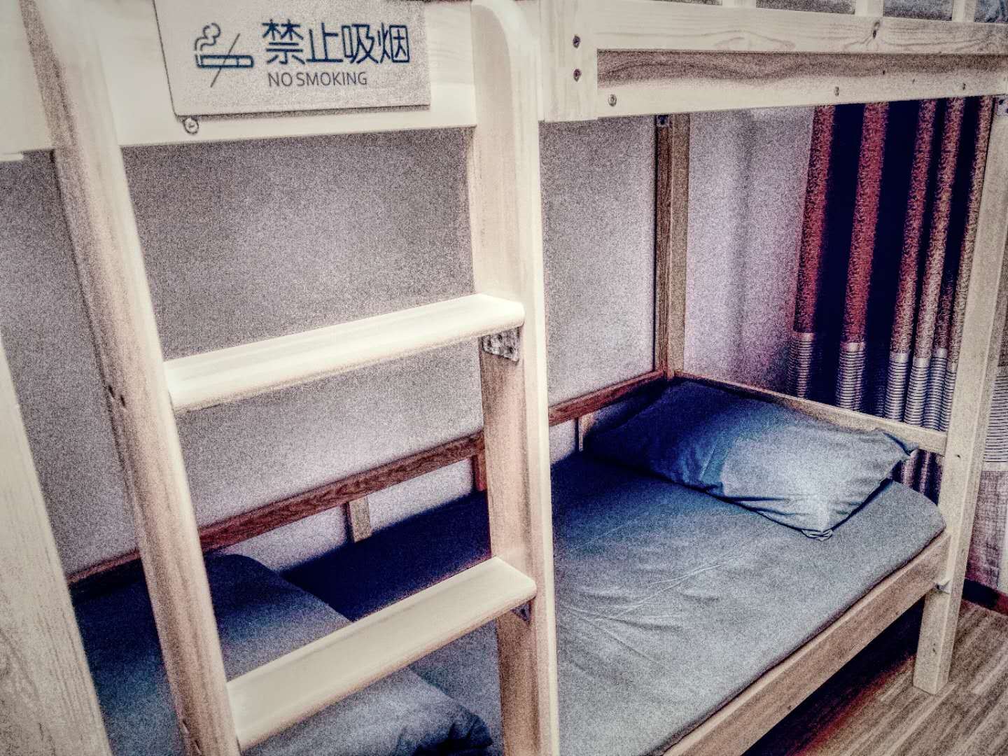 舒适8人间(床位)(公共卫浴)