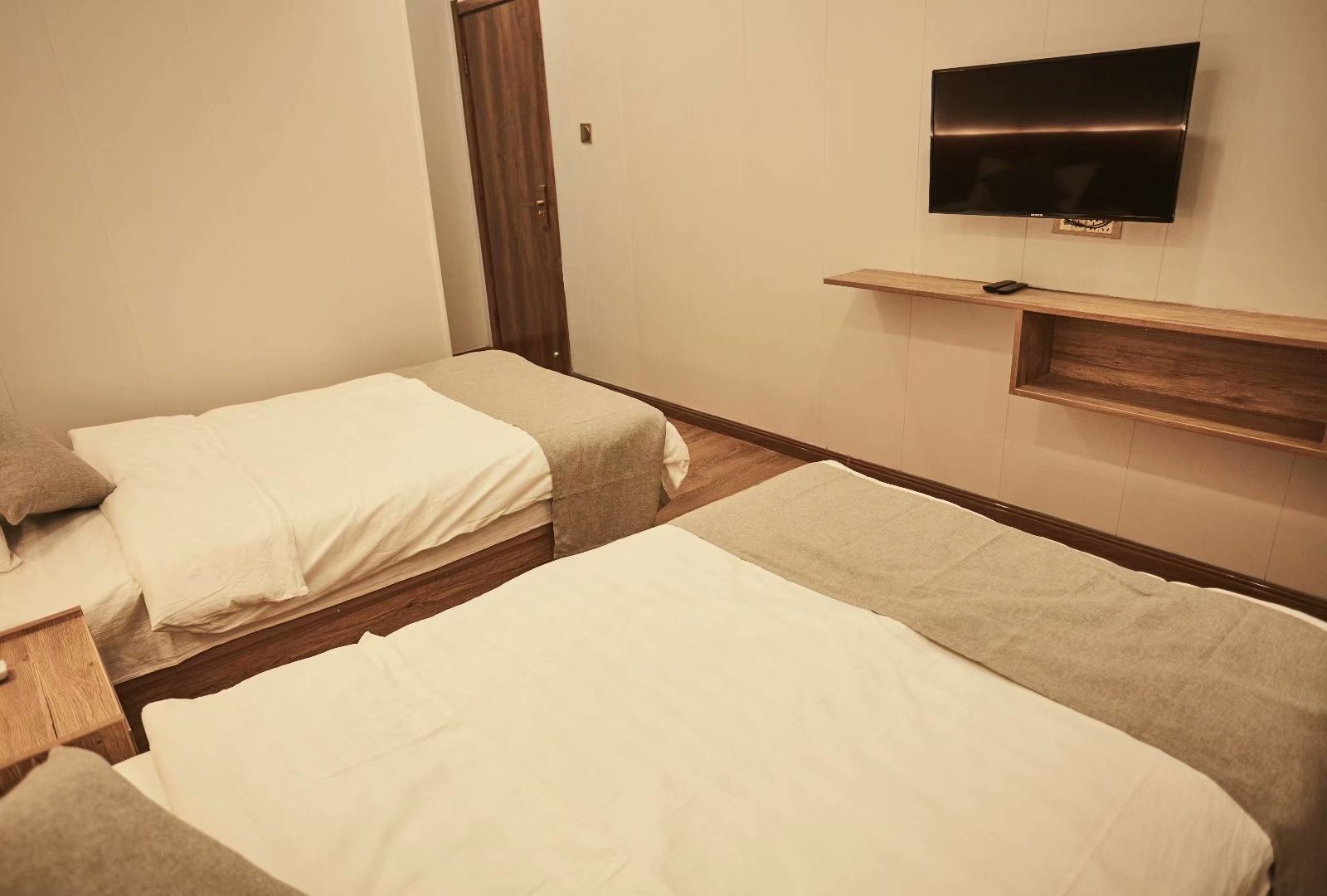 多人间