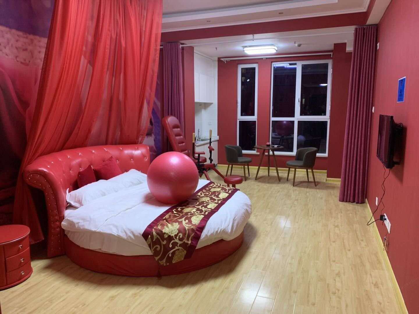 爱之恋情趣圆床房