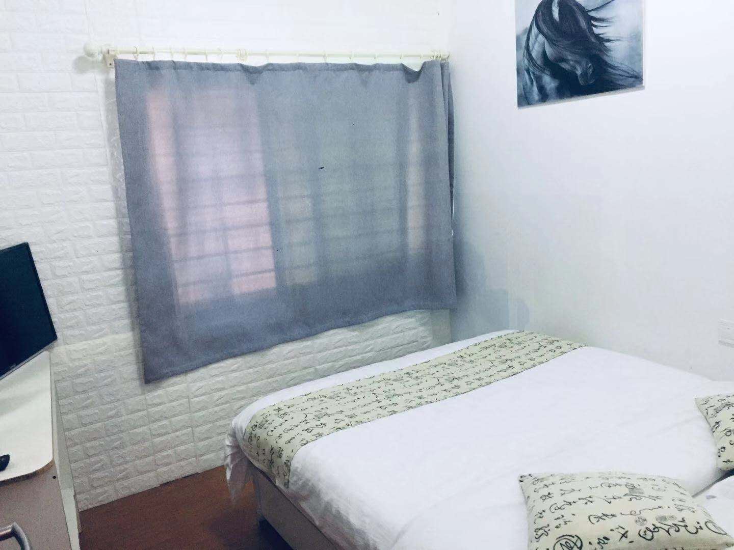 蜗居大床房（公共卫浴）