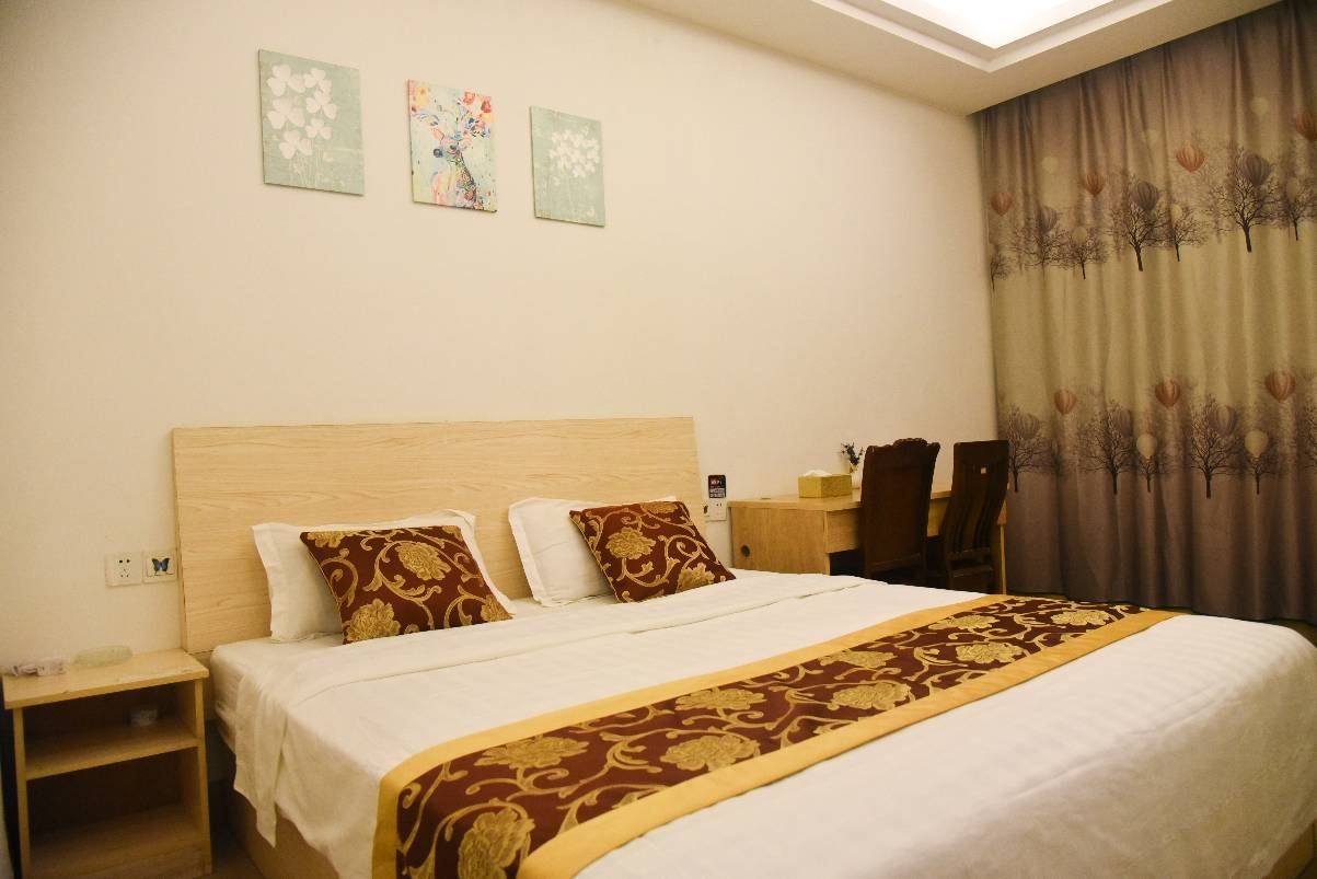 豪华大床房