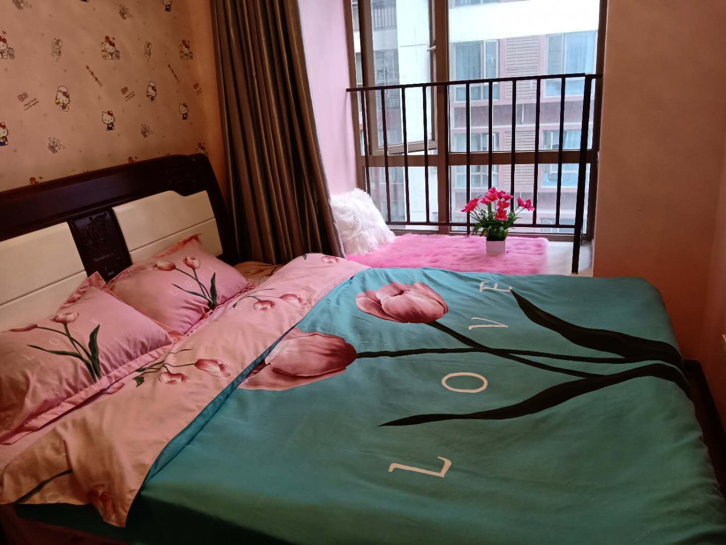 蓝天白云大床房