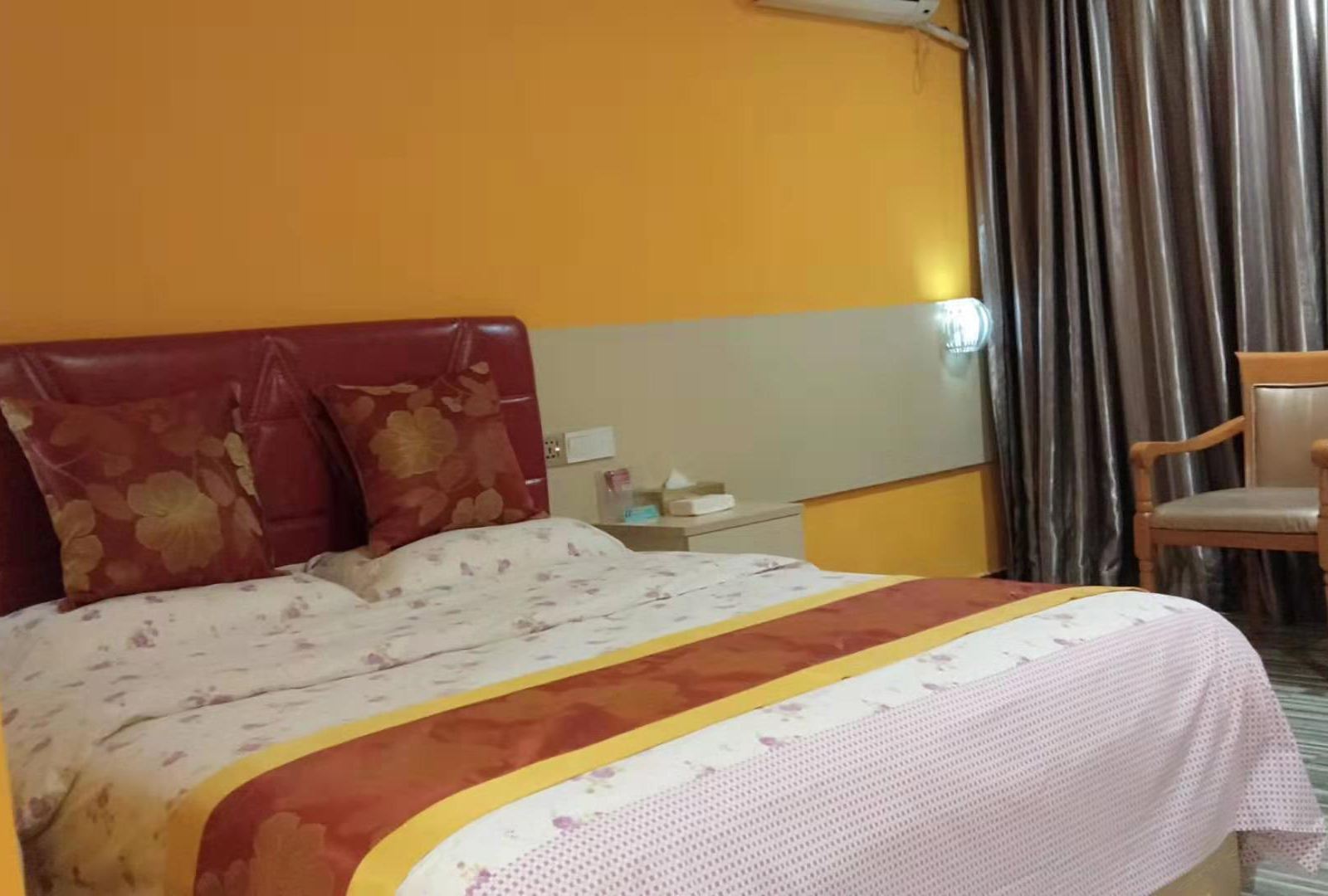 豪华大床房