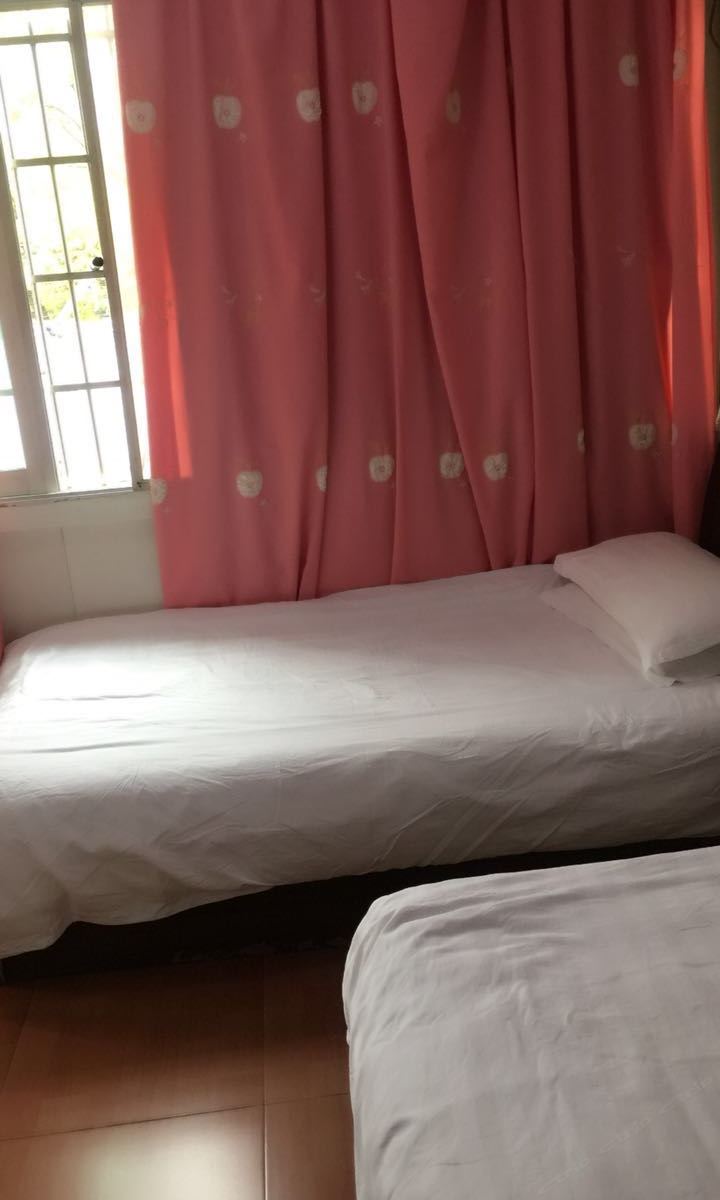 双床房