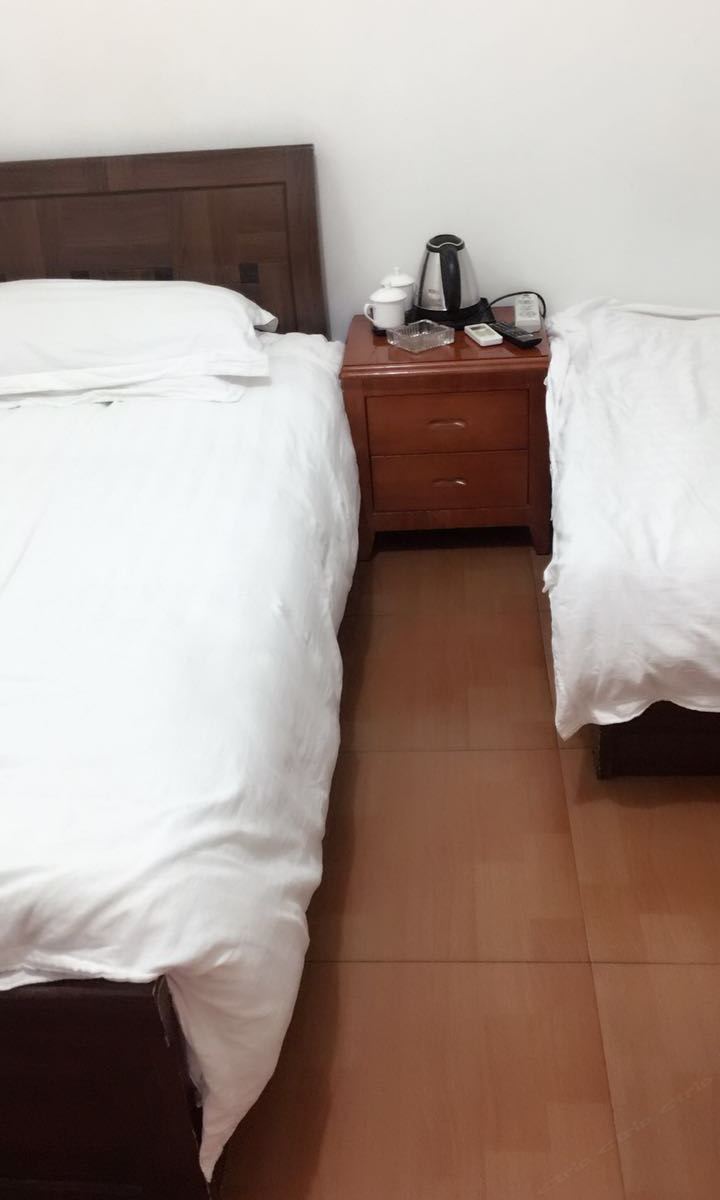 双床房