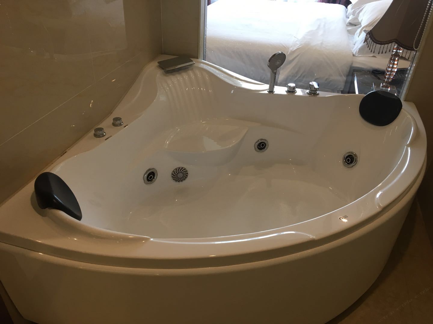 豪华冲浪房