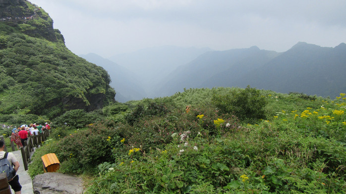 粉黛香汗有何惜 天门山上天门寺 凤凰城里凤凰诗!