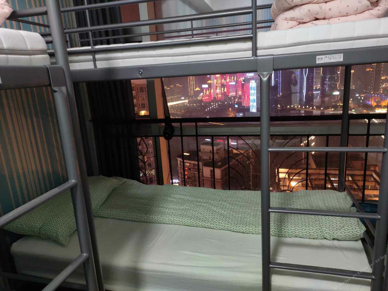 江景六人间(床位房)