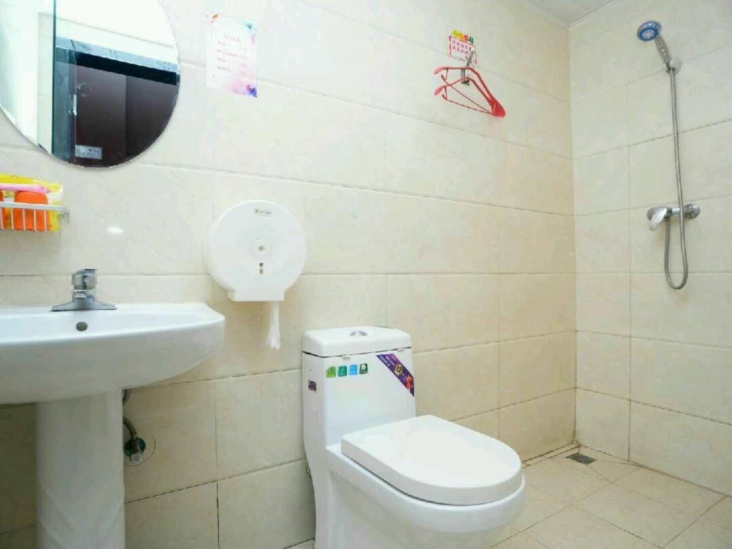阳光大床房