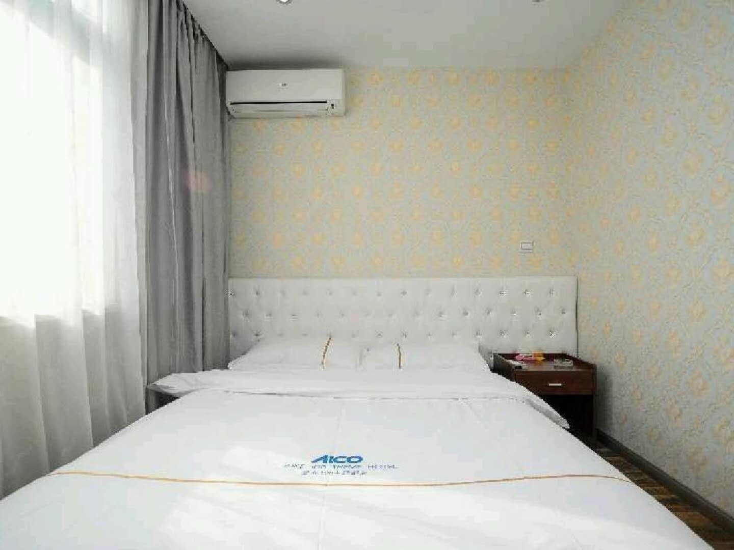 阳光大床房