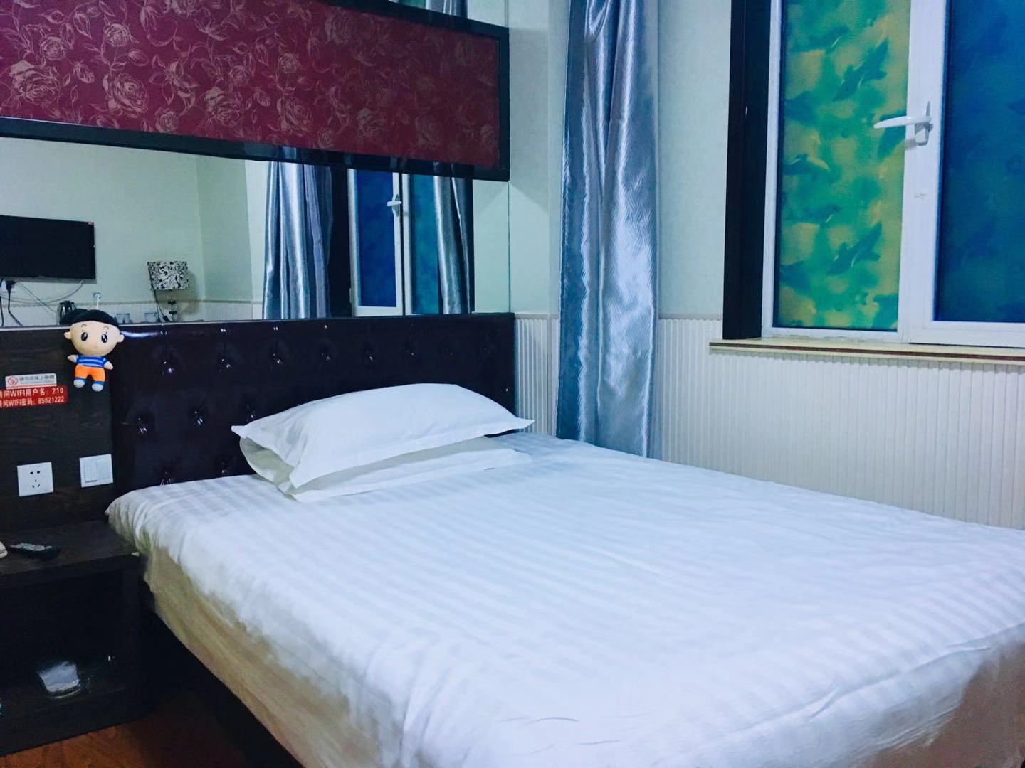 经济大床房