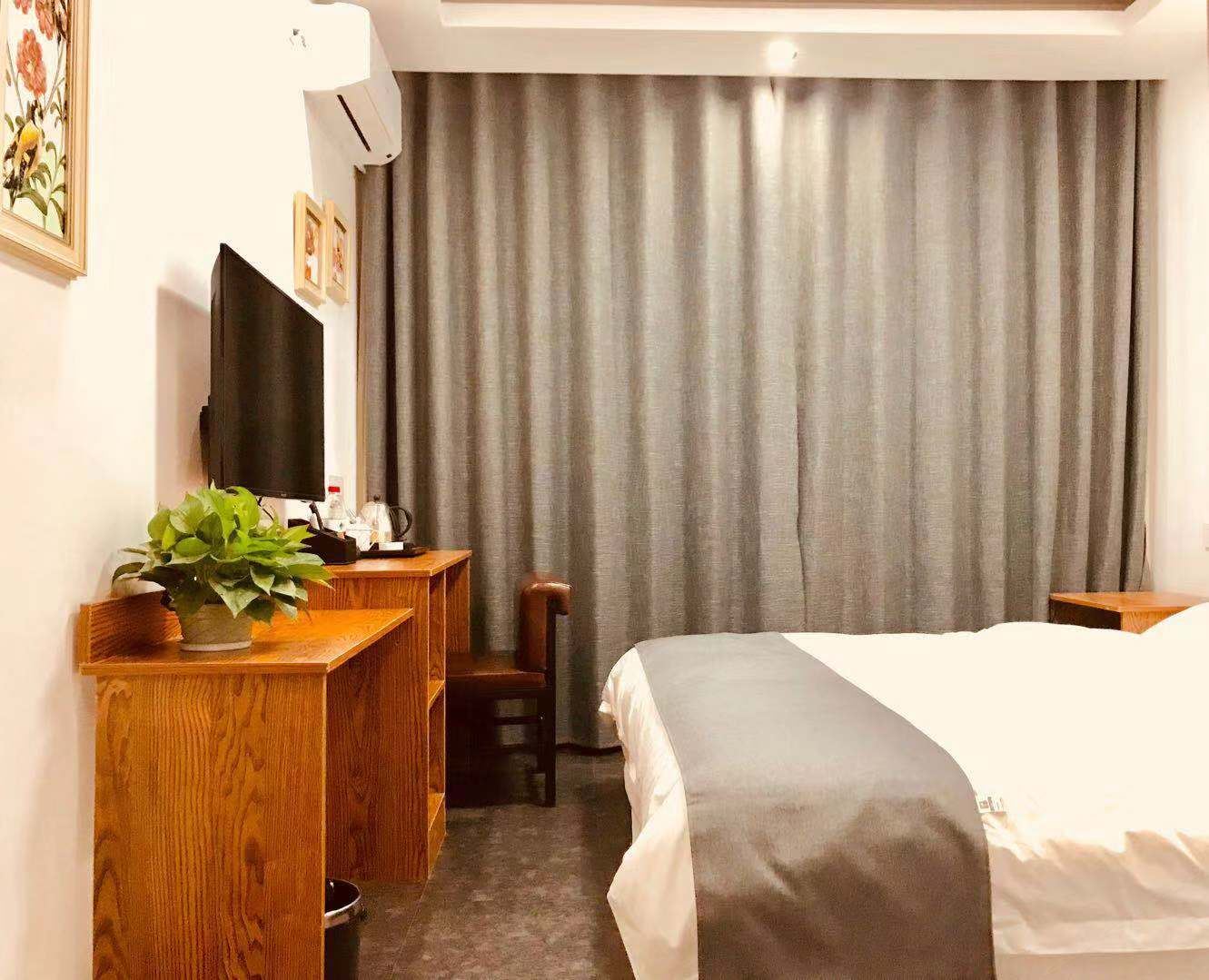 经济大床房