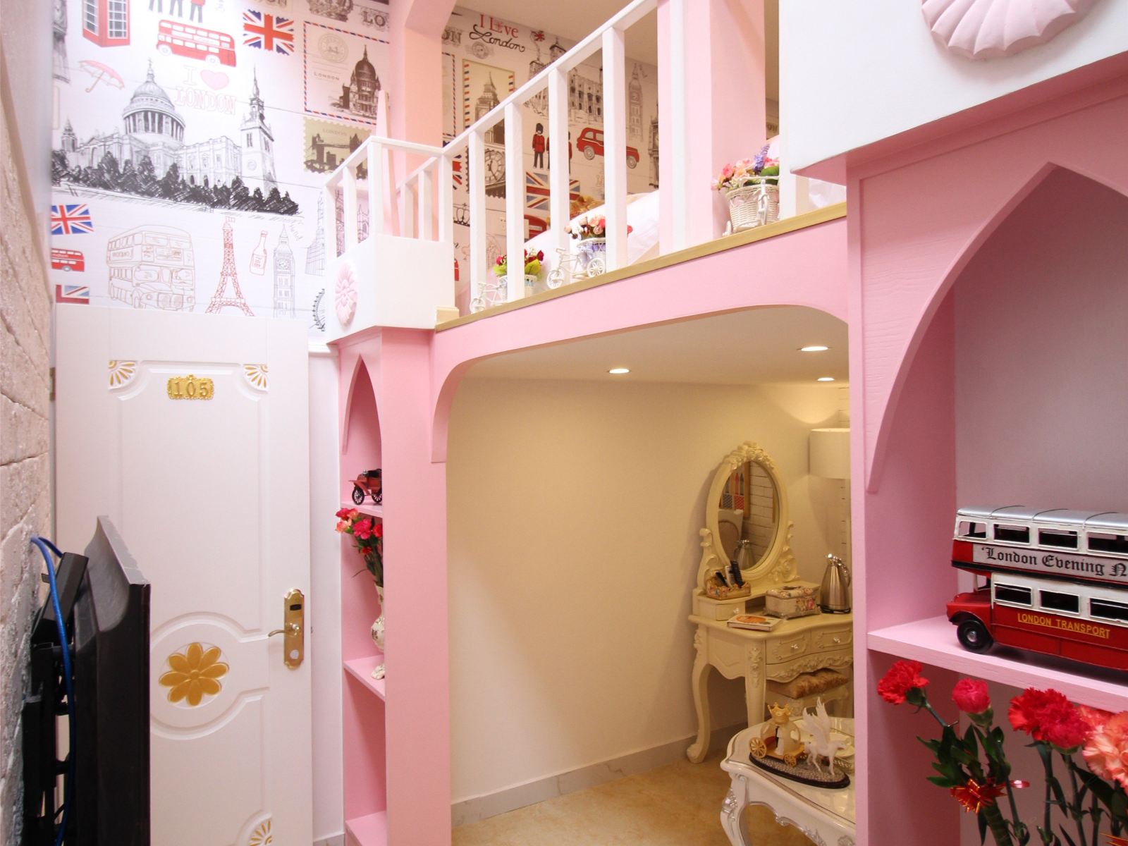 奢华城堡复式LOFT大床房