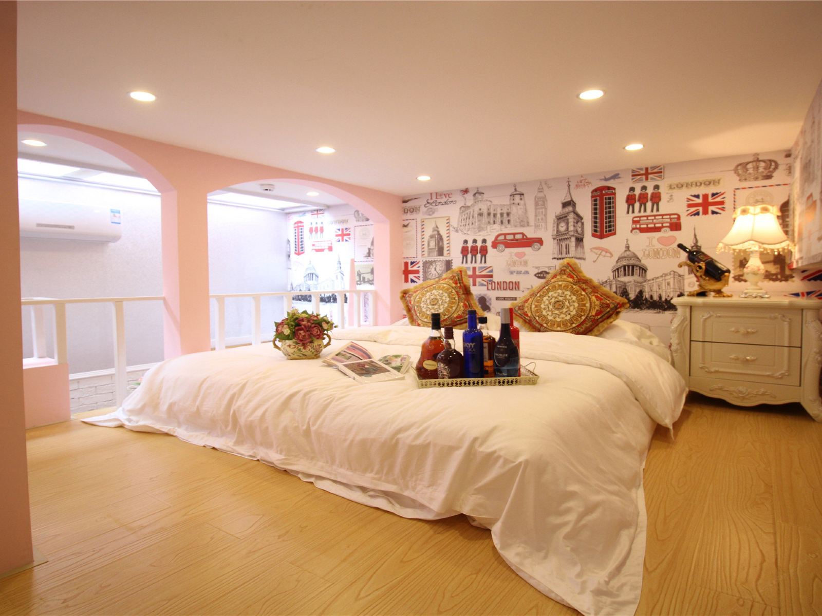 奢华城堡复式LOFT大床房
