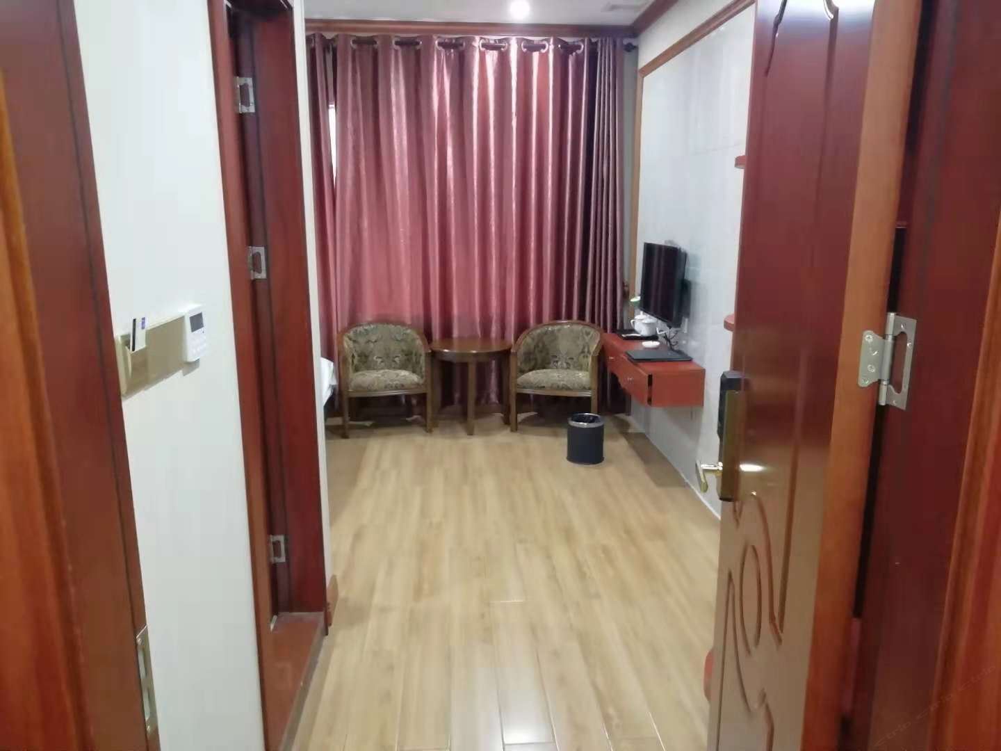 豪华大床房