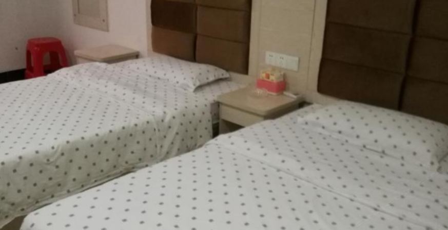 标准双床房