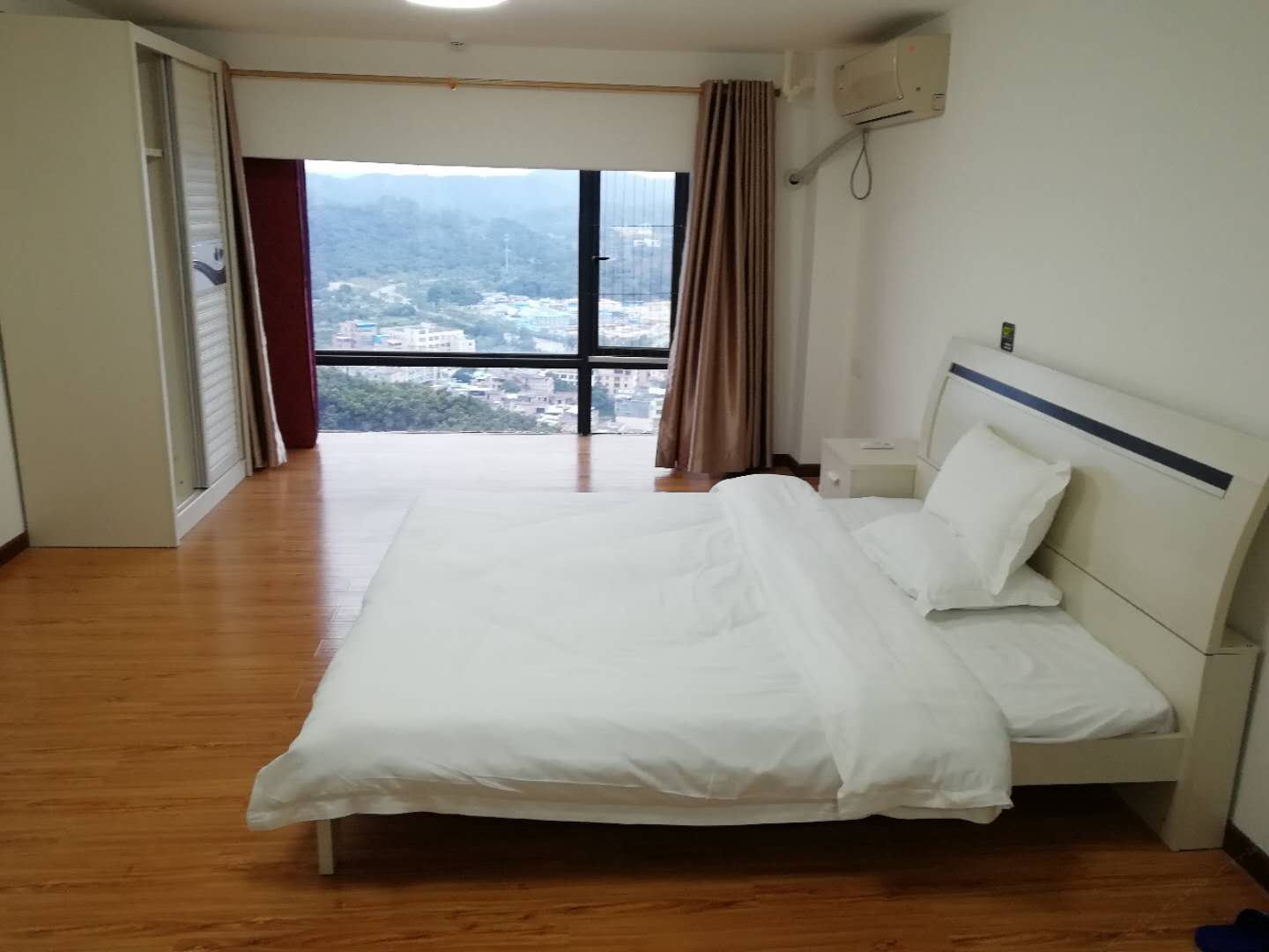标准大床套房