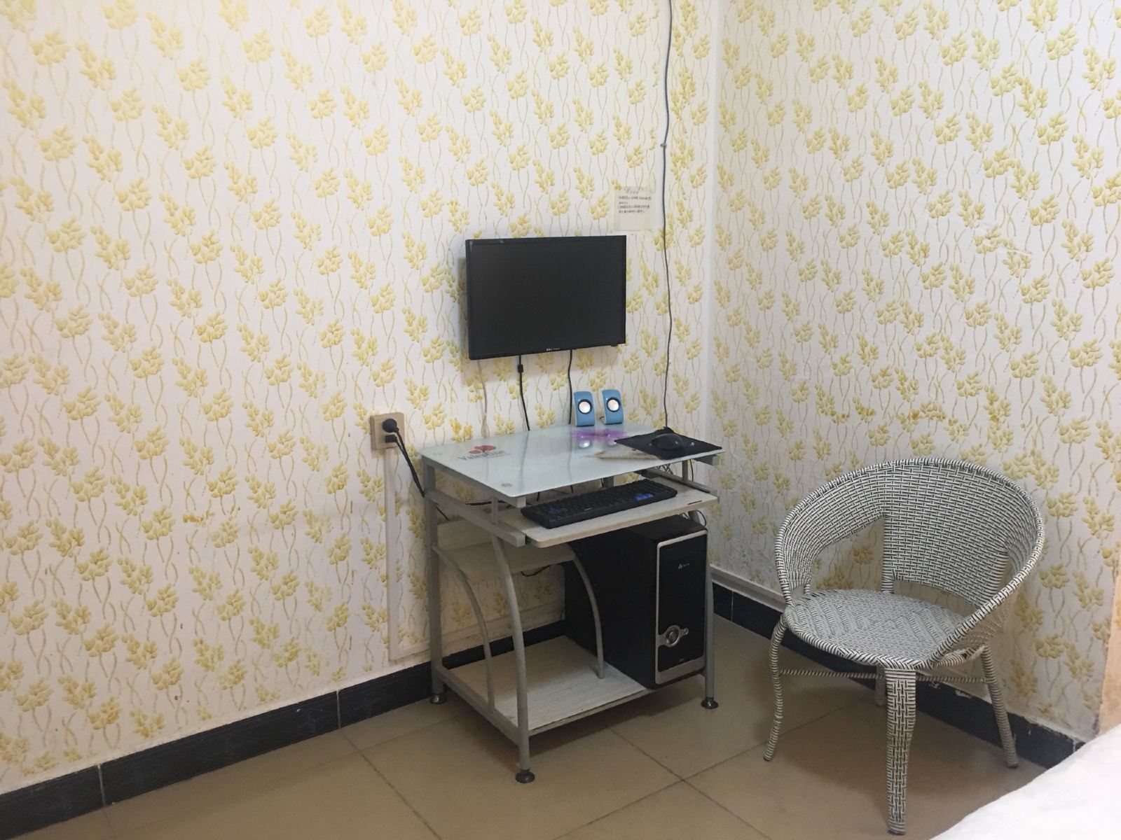 标准电脑大床房