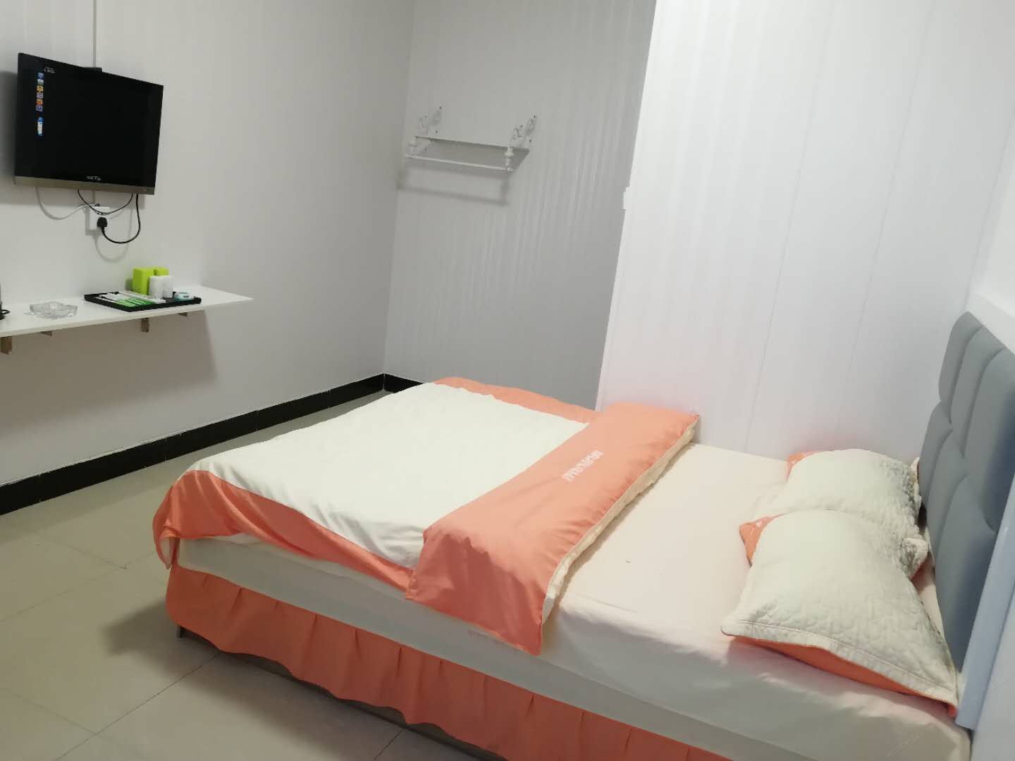 电脑大床房