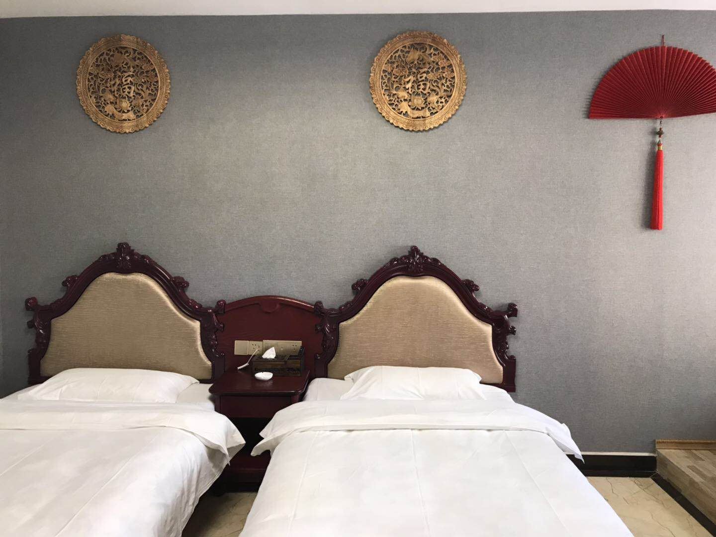 豪华三人间